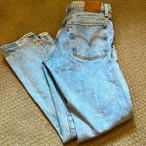 Levi wedgie straight leg jeans